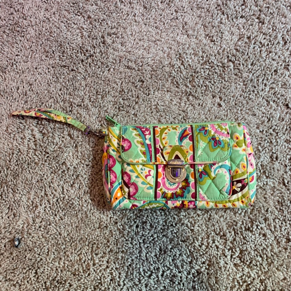 vera bradley wristlet